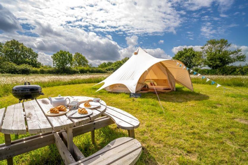 Ringstead Red Clover At Blanca'S Bell Tents别墅 外观 照片